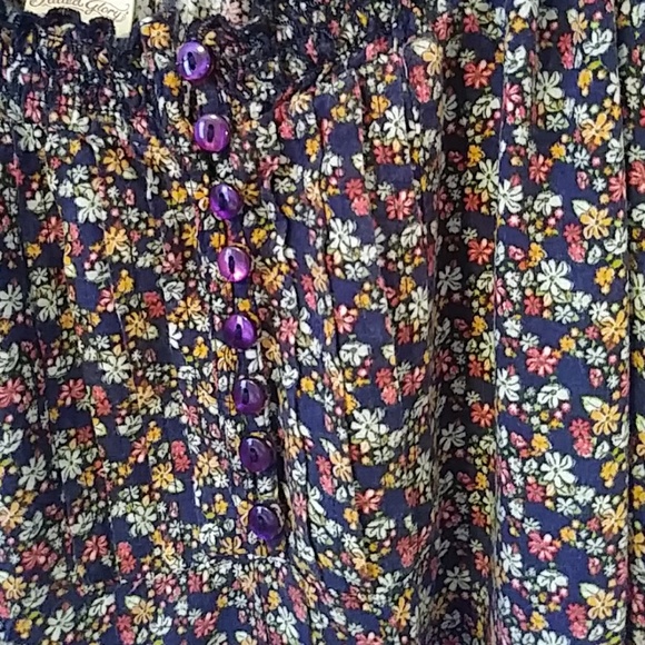 Top - Picture 2 of 3